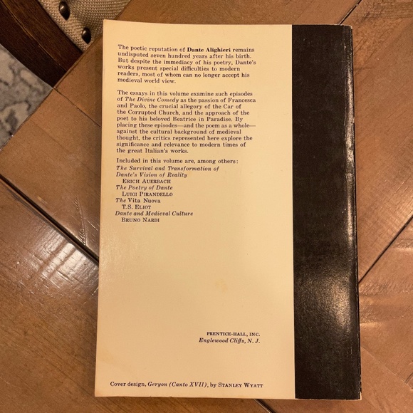 Book DANTE a Collection of Critical Essays Edited by John Freccero - Picture 2 of 3